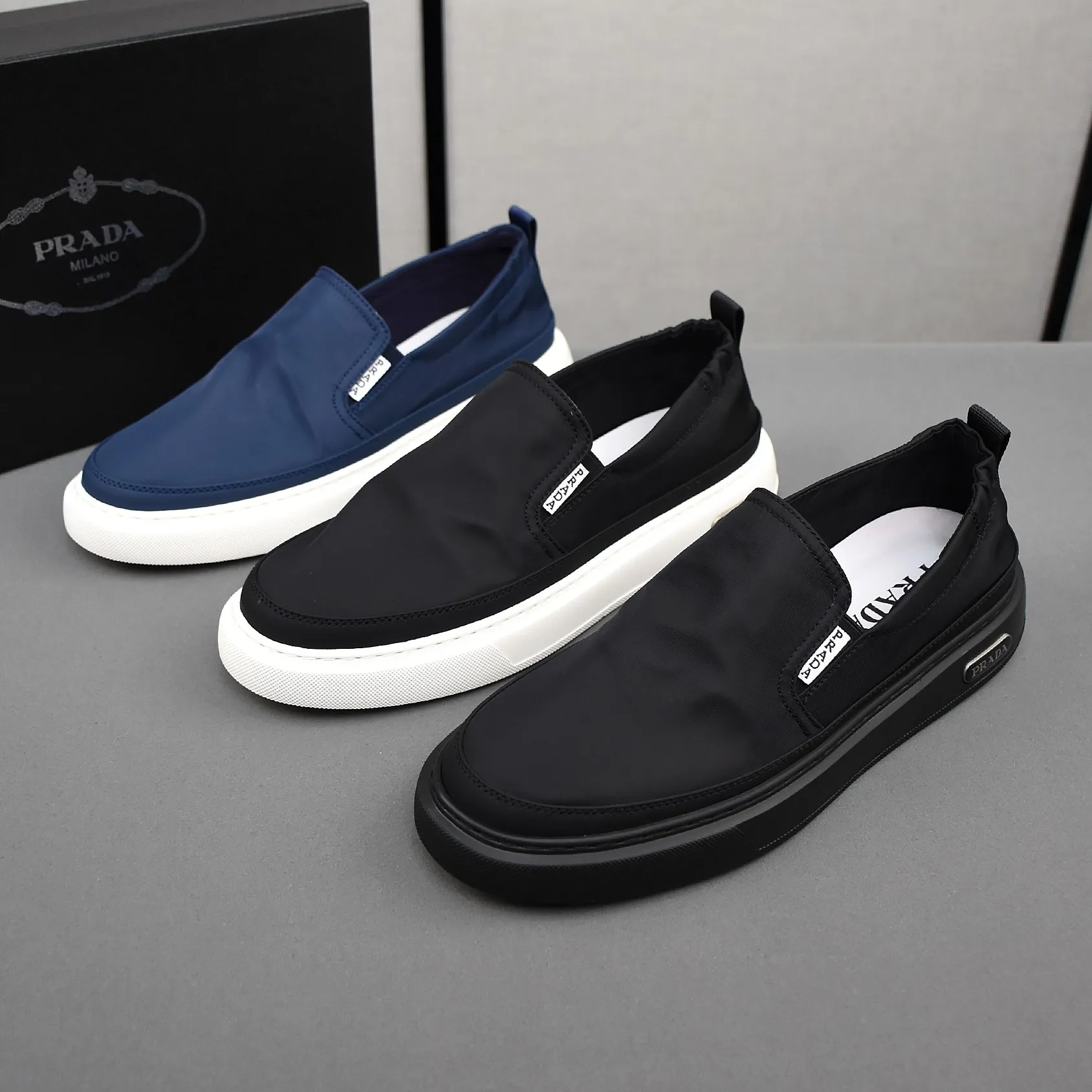 PP380❣️❣️❣️Prada breathable cloth shoes, the upper is made of comfortable and breathable fabric, and the ultra-light soft foam outsole. Men's size 39-44.